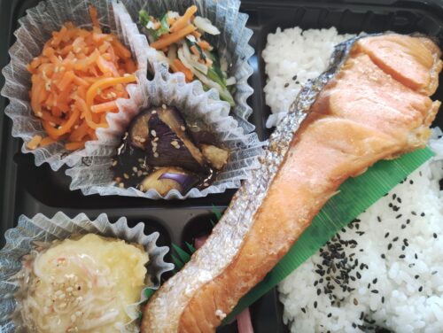 鮭弁当